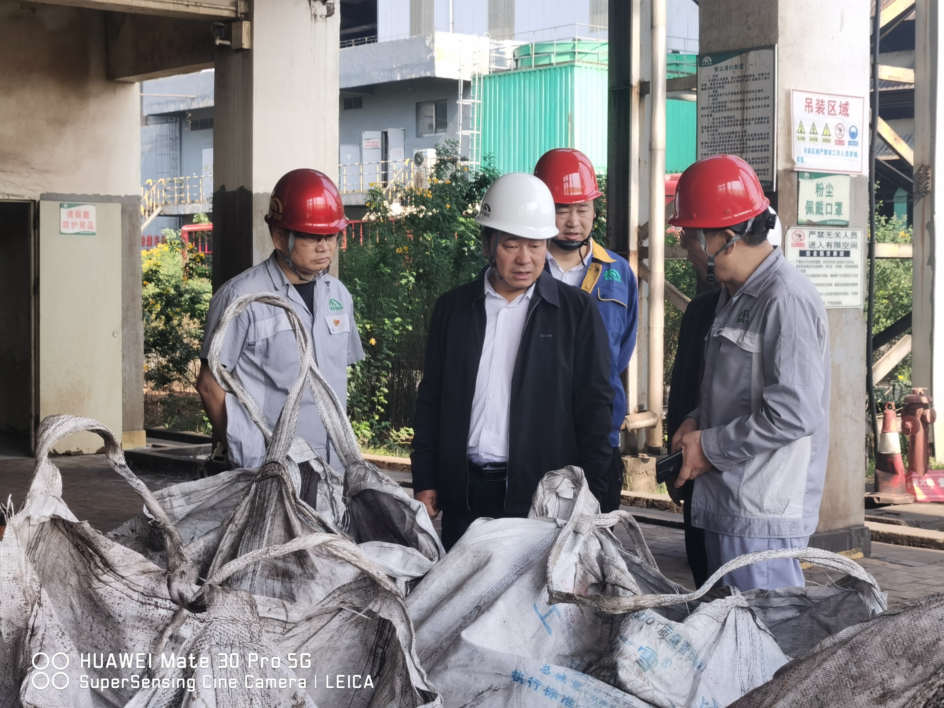 集團(tuán)黨委委員、副總經(jīng)理李凱到能礦錳業(yè)調(diào)研